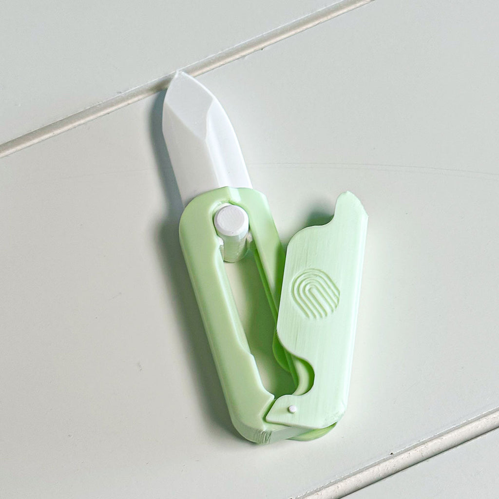 Gravity Fidget Knife