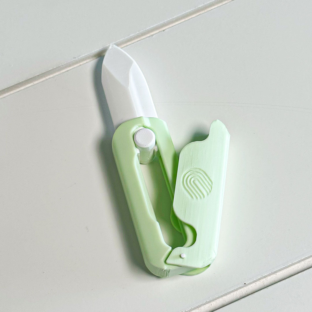 Gravity Fidget Knife