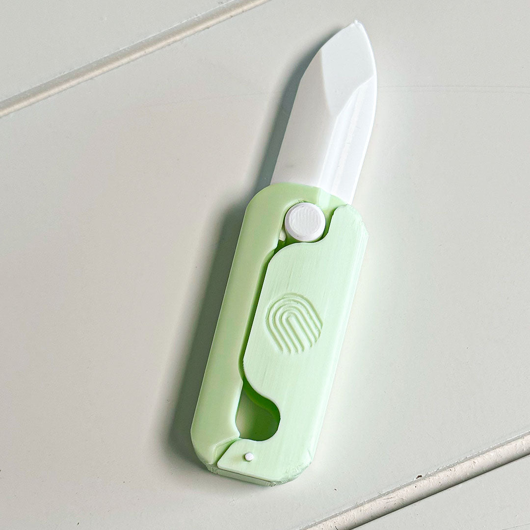 Gravity Fidget Knife