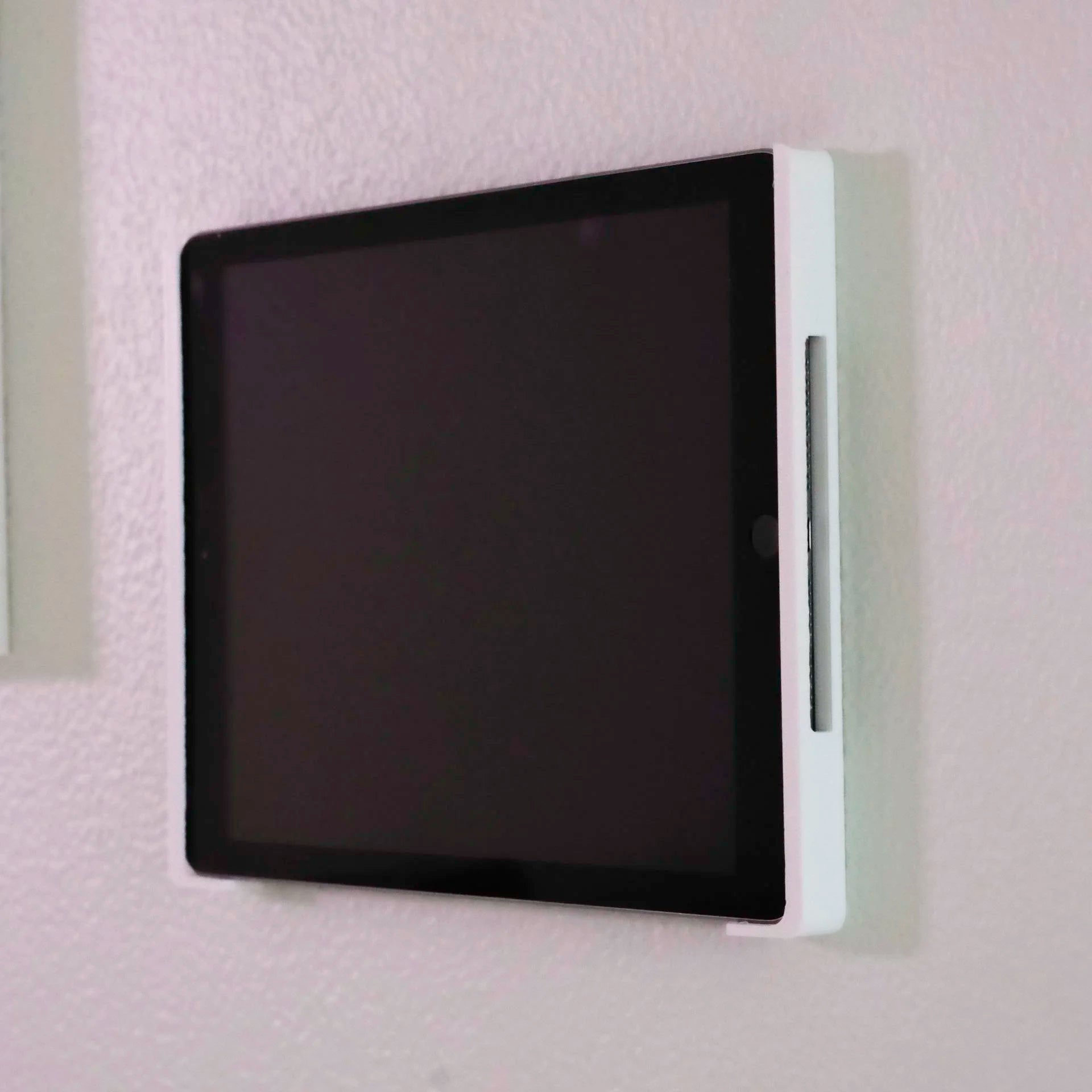 Custom Sleek Tablet Wall Mount