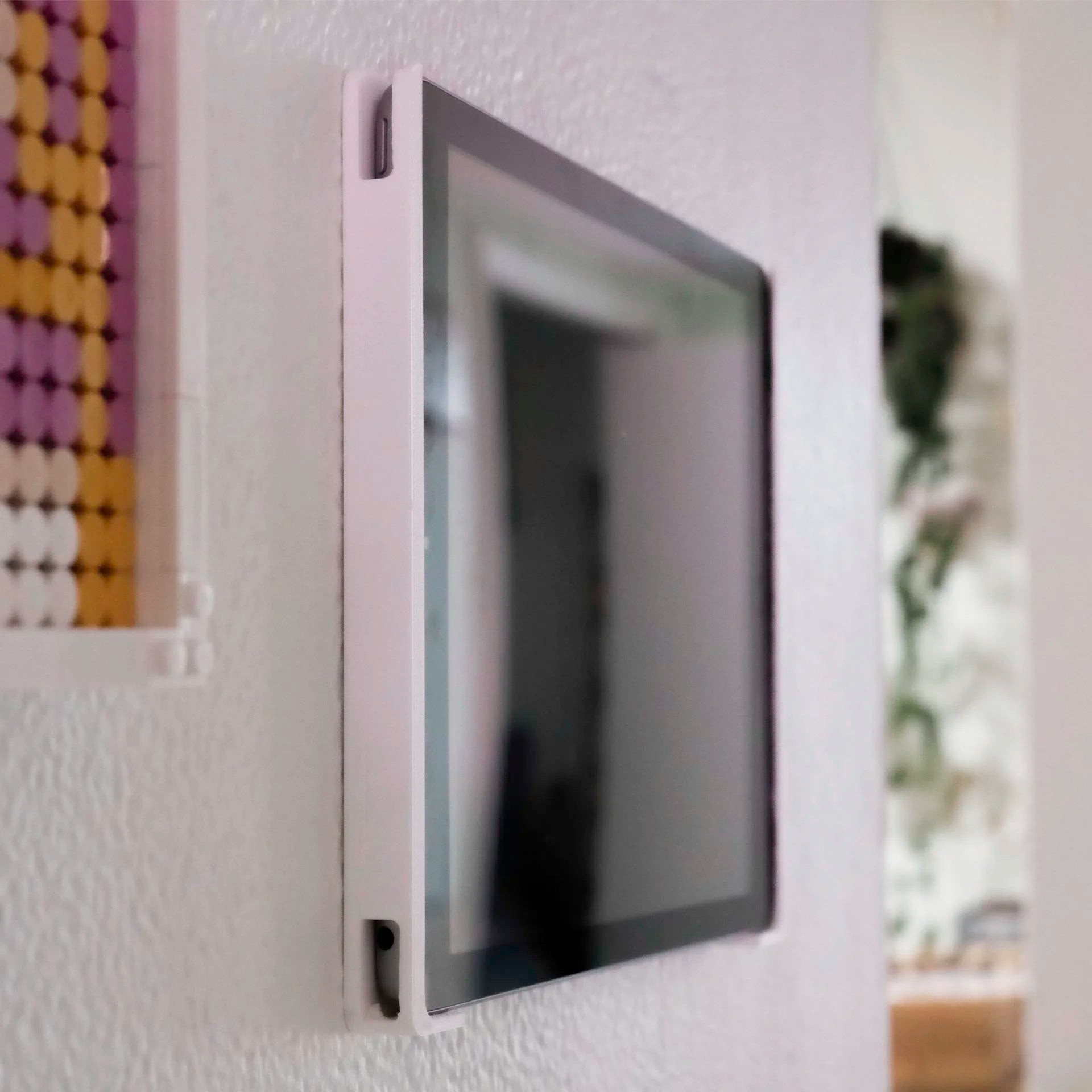 Custom Sleek Tablet Wall Mount
