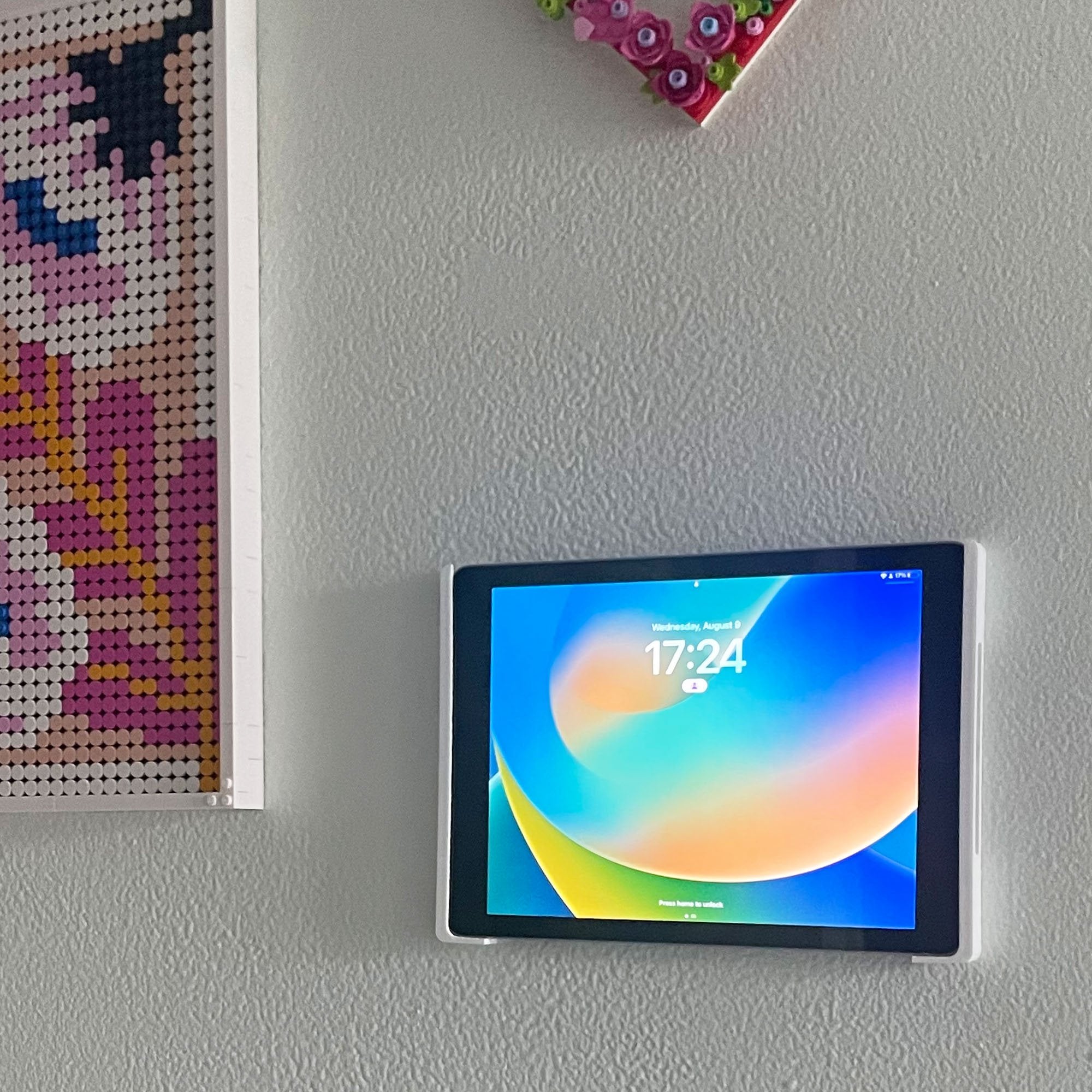 Custom Sleek Tablet Wall Mount