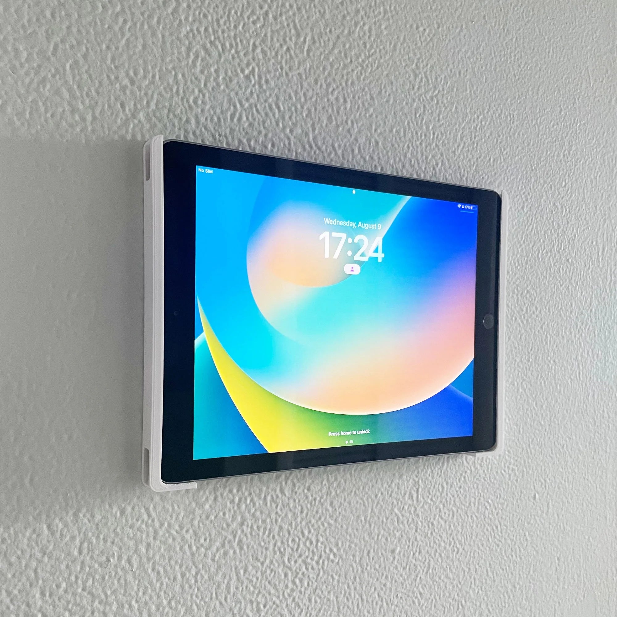 Custom Sleek Tablet Wall Mount