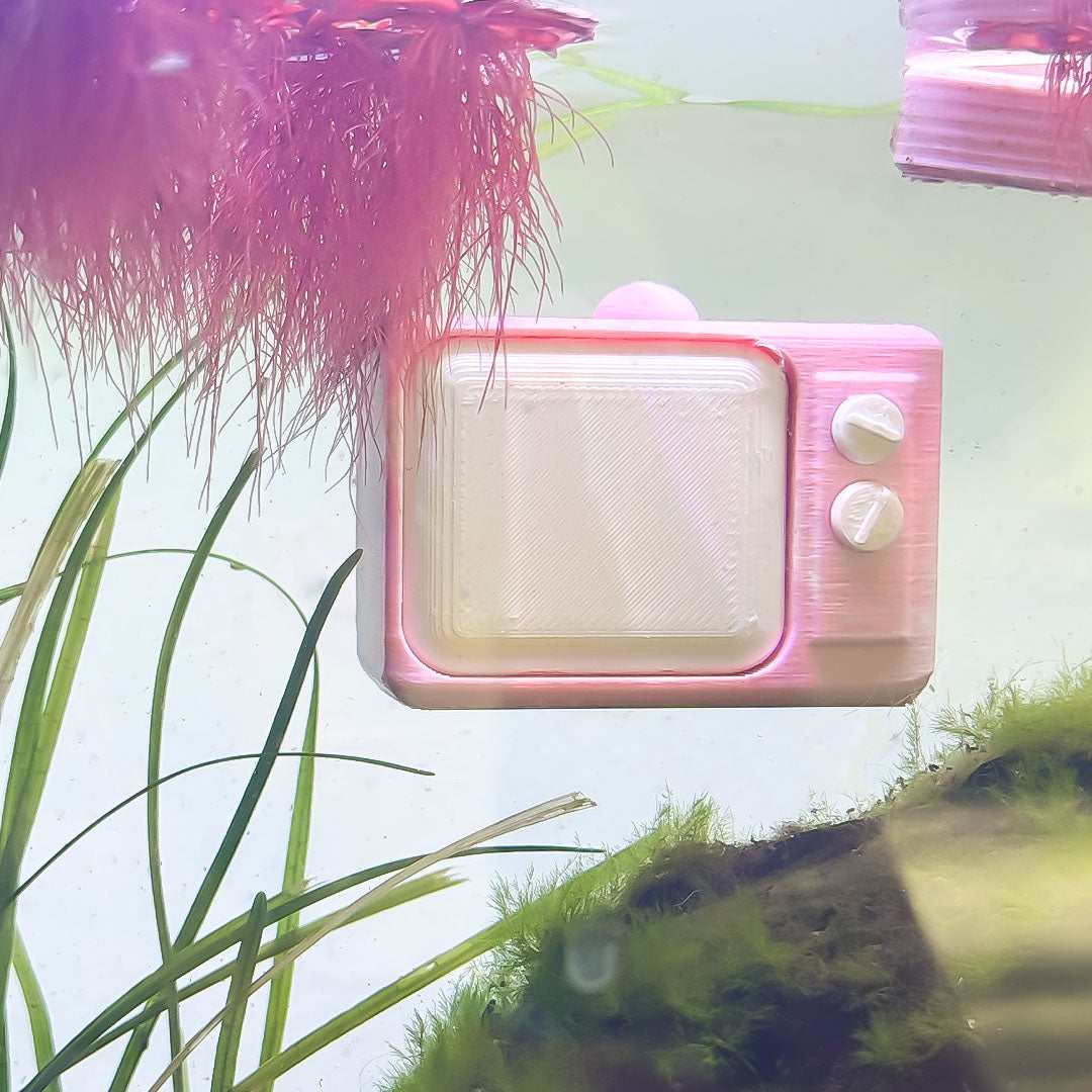 Retro TV Tank Decor